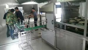 遵义石板镇金山村每小时生产450桶设备正在安装过程中，工作正紧张的进行