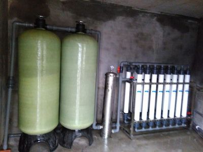 安顺某别墅游泳池8T净化水设备